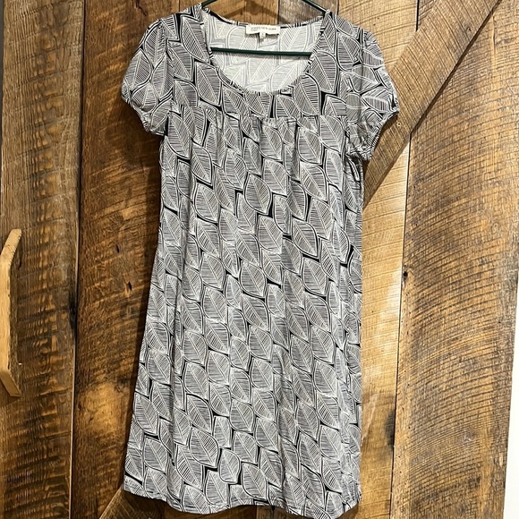 Jones New York Dresses & Skirts - Jones New York 96% cotton dress size S